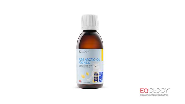 Butelka EQ Pure Arctic Oil Kids na jasnym tle